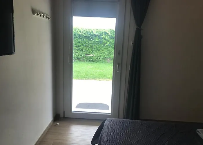 Dimora Aurora 3* Pastrengo